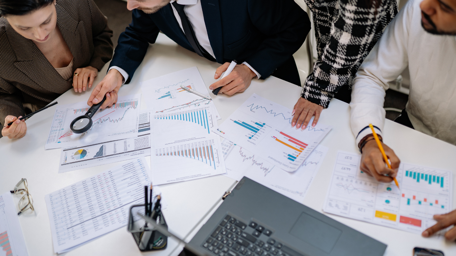cash flow management in d2c inventory operations visual