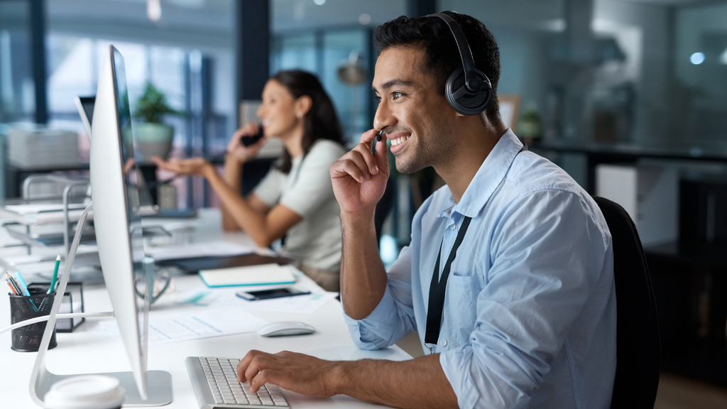 Customer service team using digital tools to manage ecommerce customer conversations and order information
