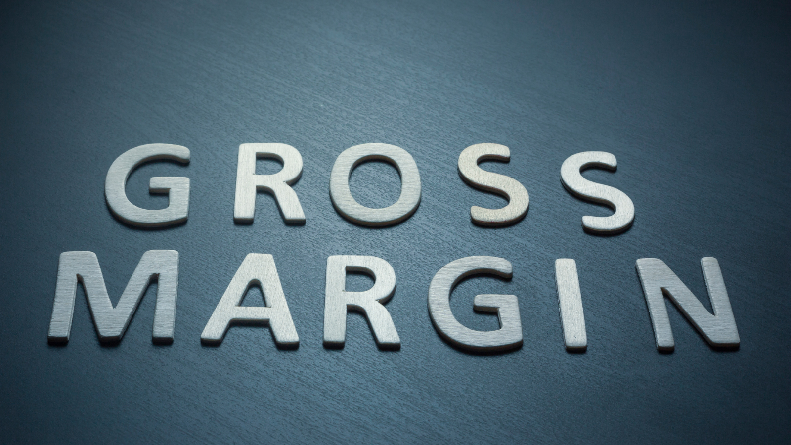Gross margin concept illustrating the difference between revenue, product cost, and gross profit